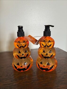 NWT- Set of 2- Jack-o’-lantern PUMPKIN SAGE Scented Hand Soap Dispensers 13oz/🎃